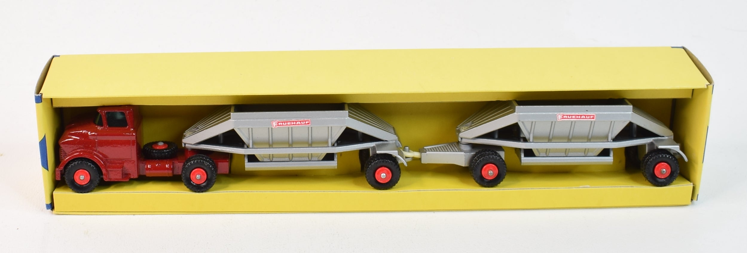 Matchbox King Size M-4 Fruehauf Hopper Train (Old shop stock) – JK DIE-CAST  MODELS