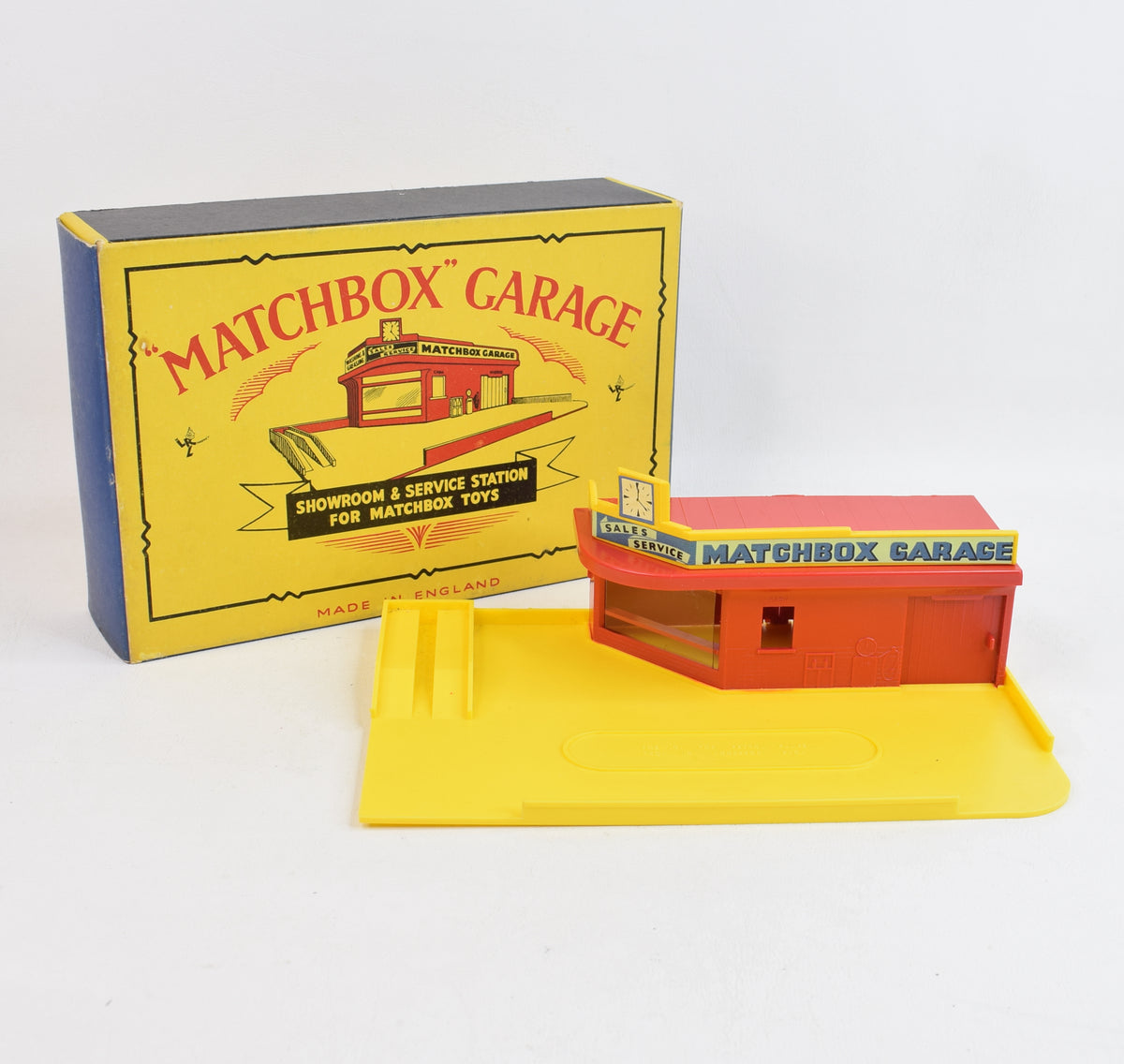 Matchbox Lesney Showroom & Service station Virtually Mint/Nice box (Reverse colour)