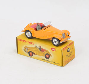 Dinky toy 102 M.G Midget Very Near Mint/Nice box (Spun hubs)