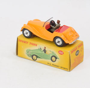 Dinky toy 102 M.G Midget Very Near Mint/Nice box (Spun hubs)