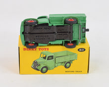 Dinky toys 411 Bedford Truck Virtually Mint/Lovely box (Red hubs)