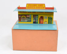 Meccano Dinky toys Pre War 48 Petrol Station Virtually Mint/Lovely box