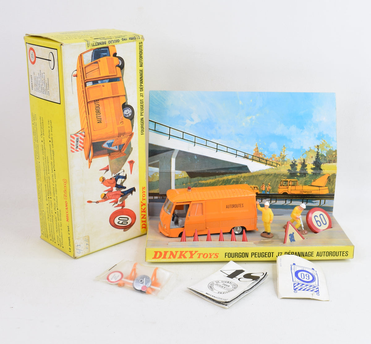 French Dinky 570A Fourgon Peugeot J7 Depannage Autoroutes Virtually Mint/Boxed