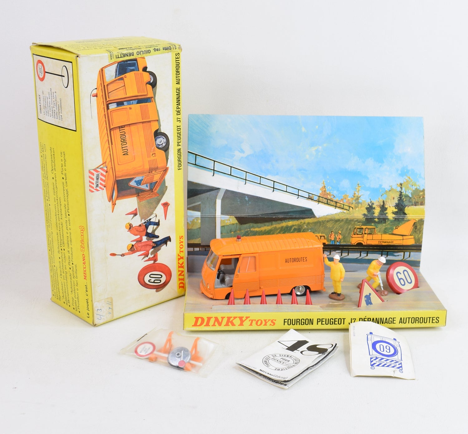 French Dinky 570A Fourgon Peugeot J7 Depannage Autoroutes Virtually Mint/Boxed