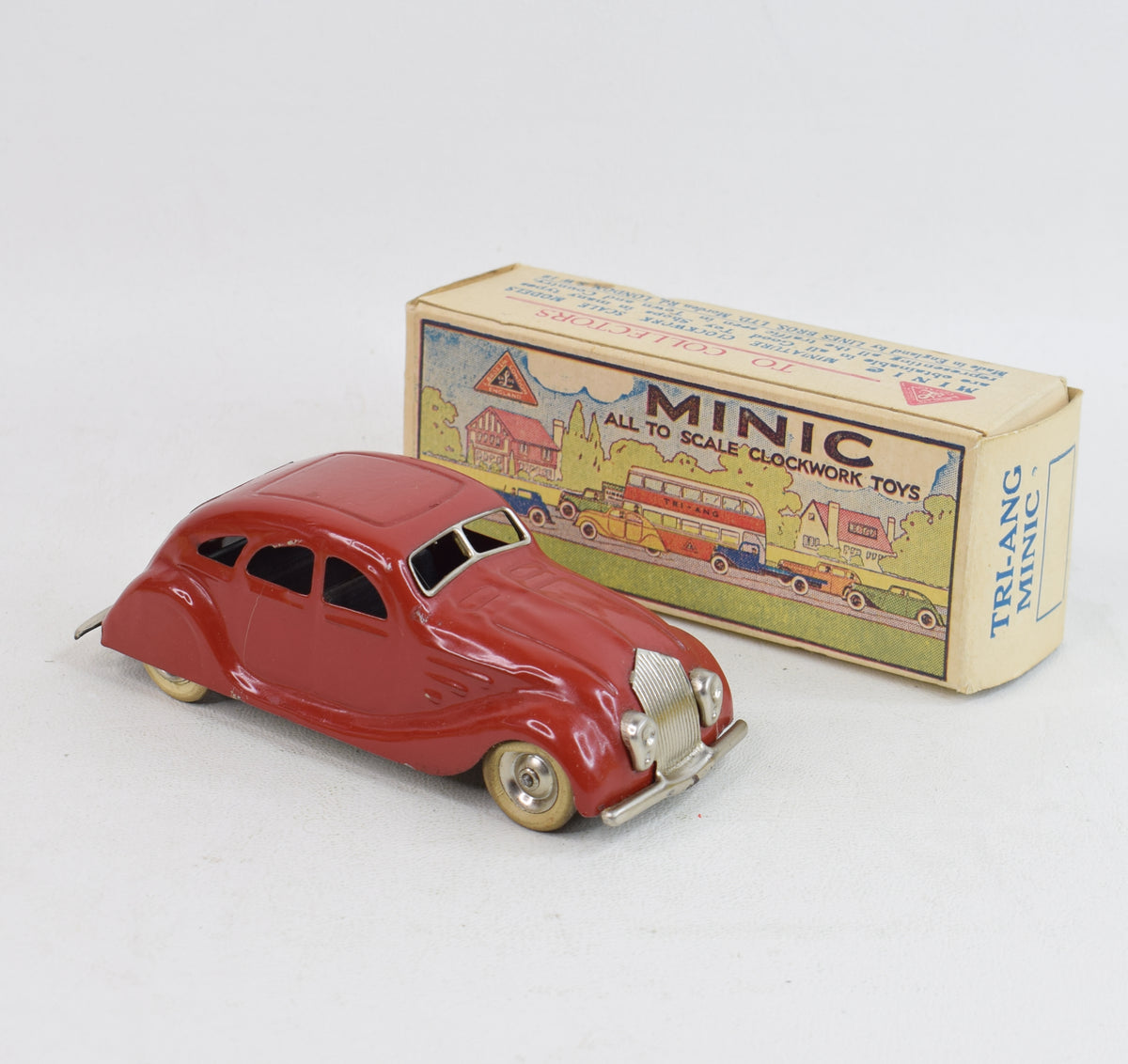Tri-ang Minic 9m - Streamlined saloon - Very Near Mint/Boxed