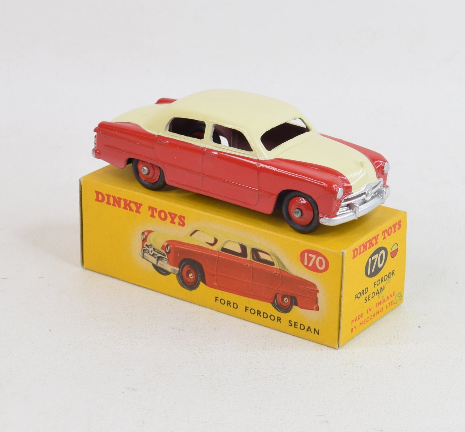 Dinky toys 170 Ford Fordor Virtually Mint/Nice box