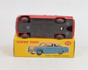 Dinky toys 170 Ford Fordor Virtually Mint/Nice box