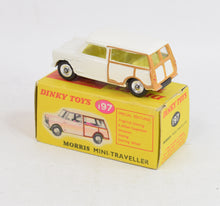 Dinky toys 197 Morris Mini-Traveller Virtually Mint/Boxed