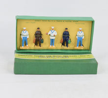 Dinky toys 005 Train & Hotel Staff Virtually Mint/Nice box (MC)