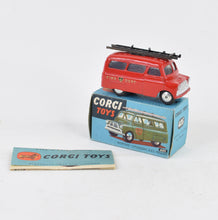 Corgi toys 405 Bedford Fire Tender Virtually Mint/Boxed (Non mech version) (MC)