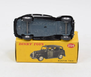 Dinky toys 254 Austin Taxi Virtually Mint/Nice box 'BGS Collection'