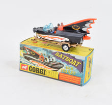Corgi toys 107 Batboat 1st issue Virtually Mint/Nice box (Shaped hubs)