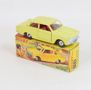 Dinky toy 133 Ford Cortina Virtually Mint/Boxed "Carlton Collection"