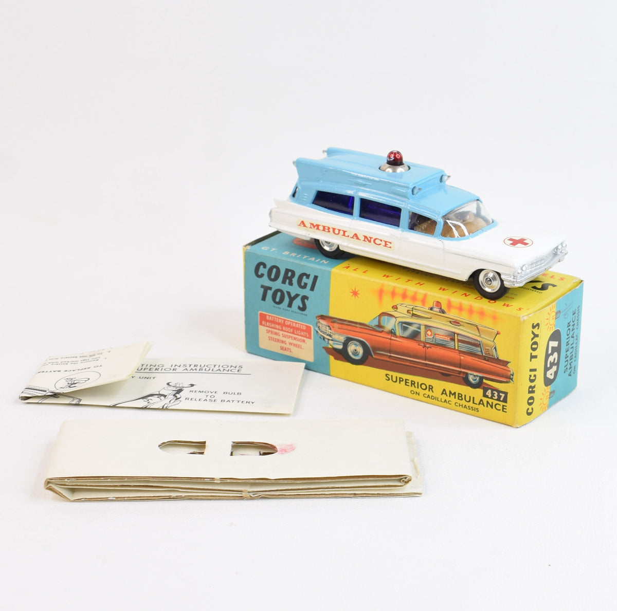 Corgi toys 437 Superior Ambulance Virtually Mint/Nice box
