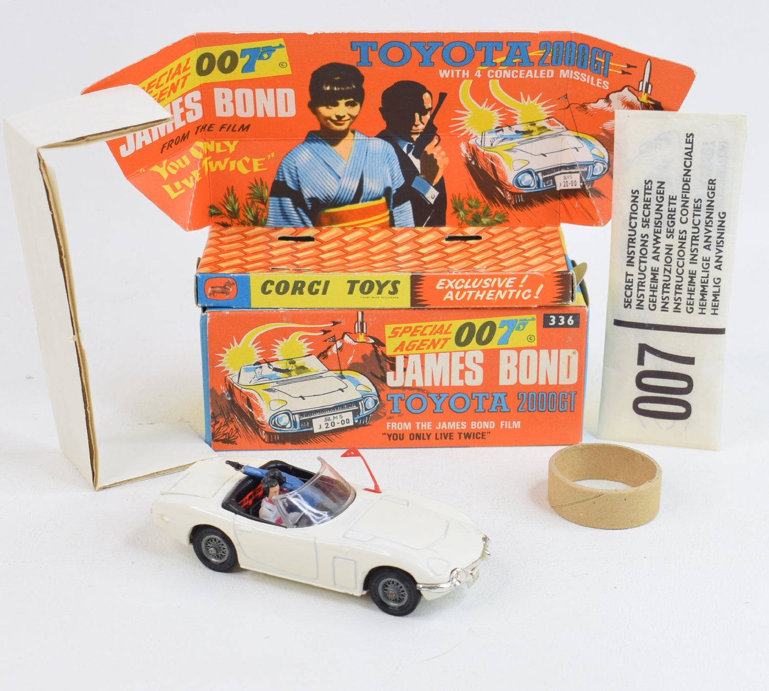 Corgi toys 336 James Bond Toyota Virtually Mint/Nice box (Light cream)