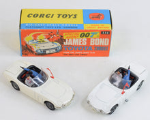 Corgi toys 336 James Bond Toyota Virtually Mint/Nice box (Light cream)