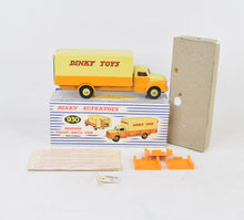 Dinky toys 930 Pallet-Jekta Van Virtually Mint/Nice box
