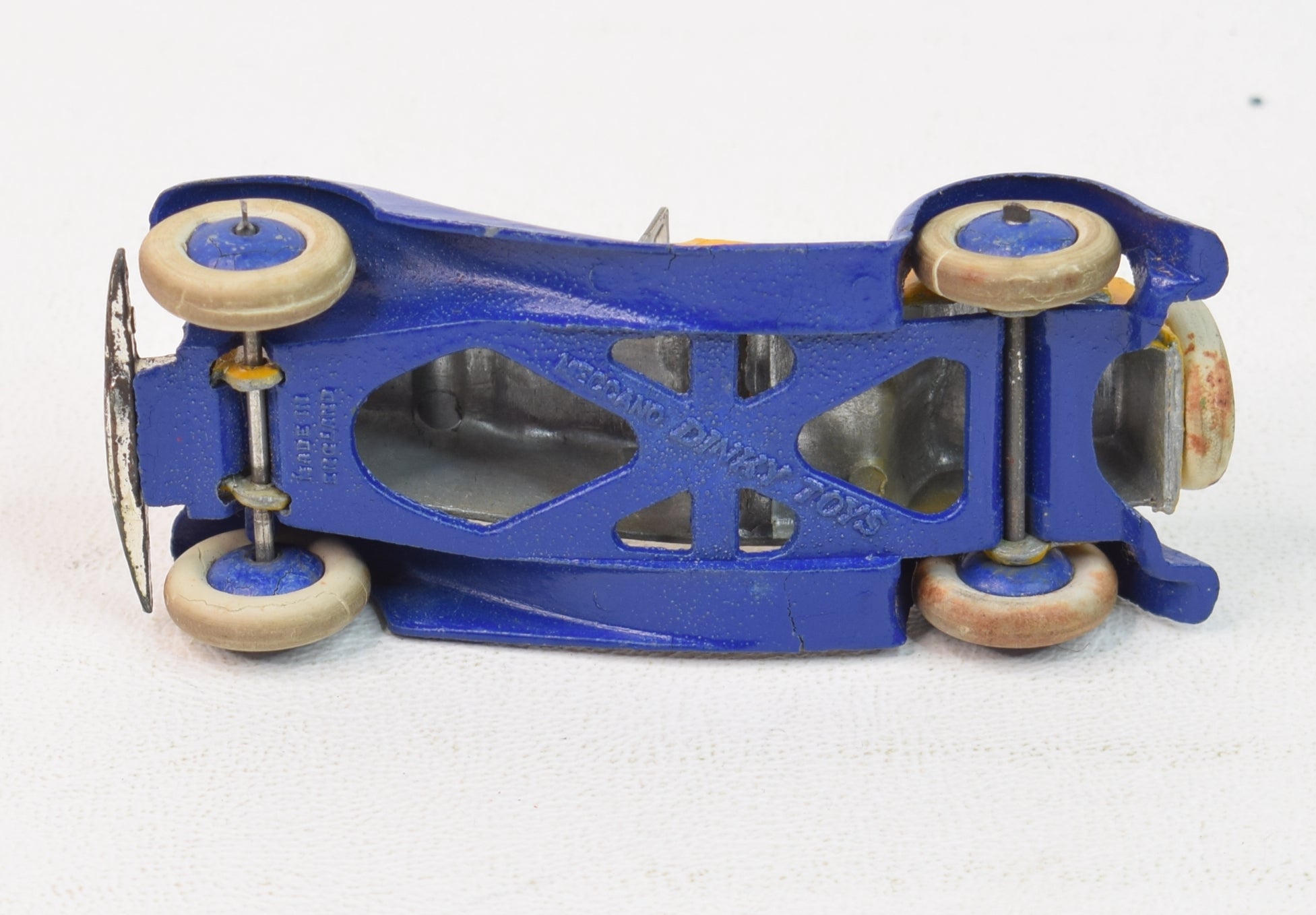 Dinky Toys France Auto conduite intérieur aérodynamique Dinky Toys France Auto conduite intérieur aérodynamique