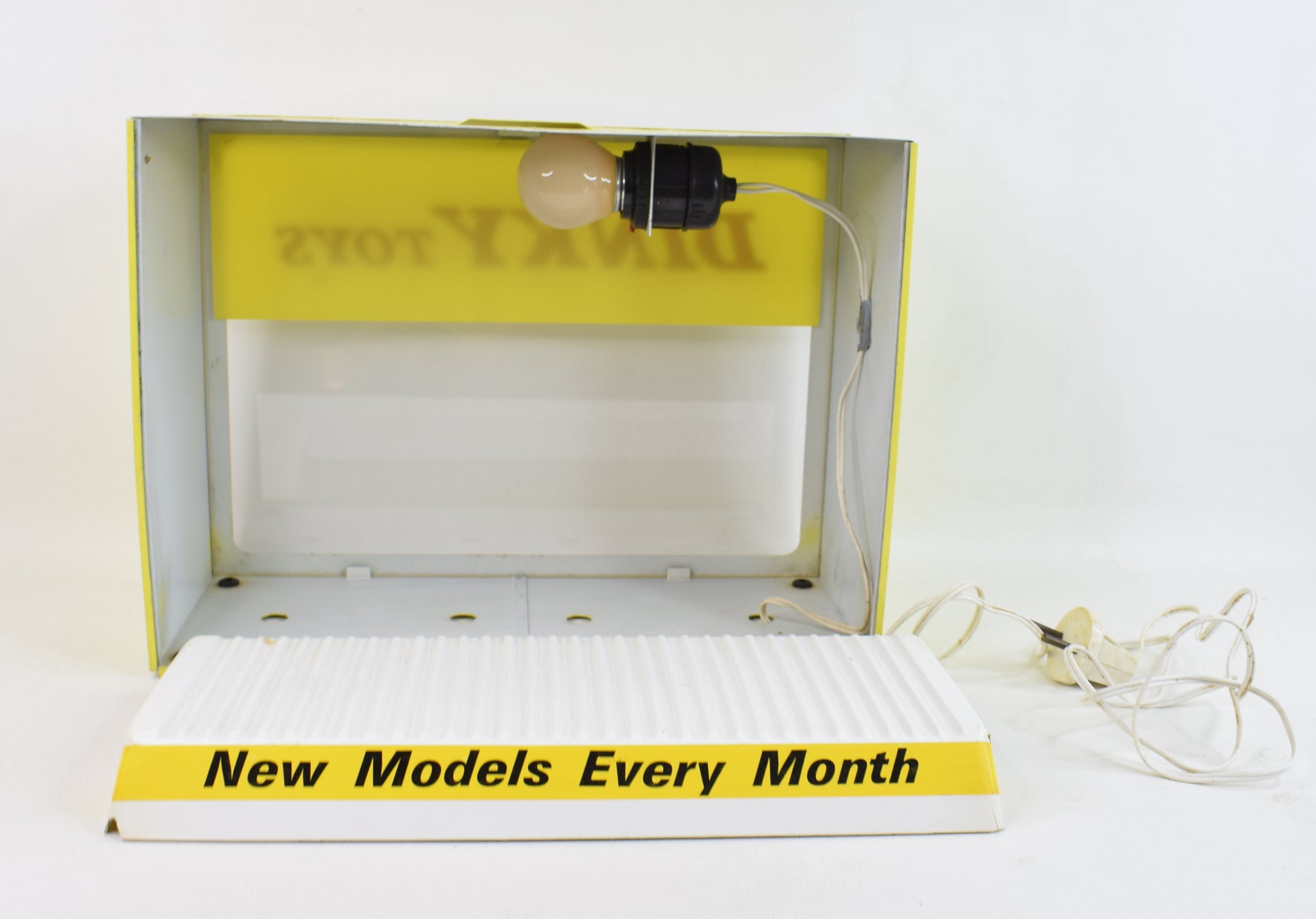 Dinky Illuminating Shop Display Window Box – JK DIE-CAST MODELS
