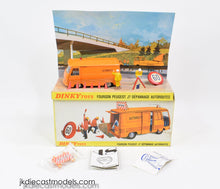 French Dinky 570A Fourgon Peugeot J7 Depannage Autoroutes Virtually Mint/Nice box