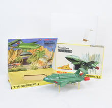 Dinky toy 101 Thunderbird 2 + 4 Virtually Mint/Nice box (Rivet base)