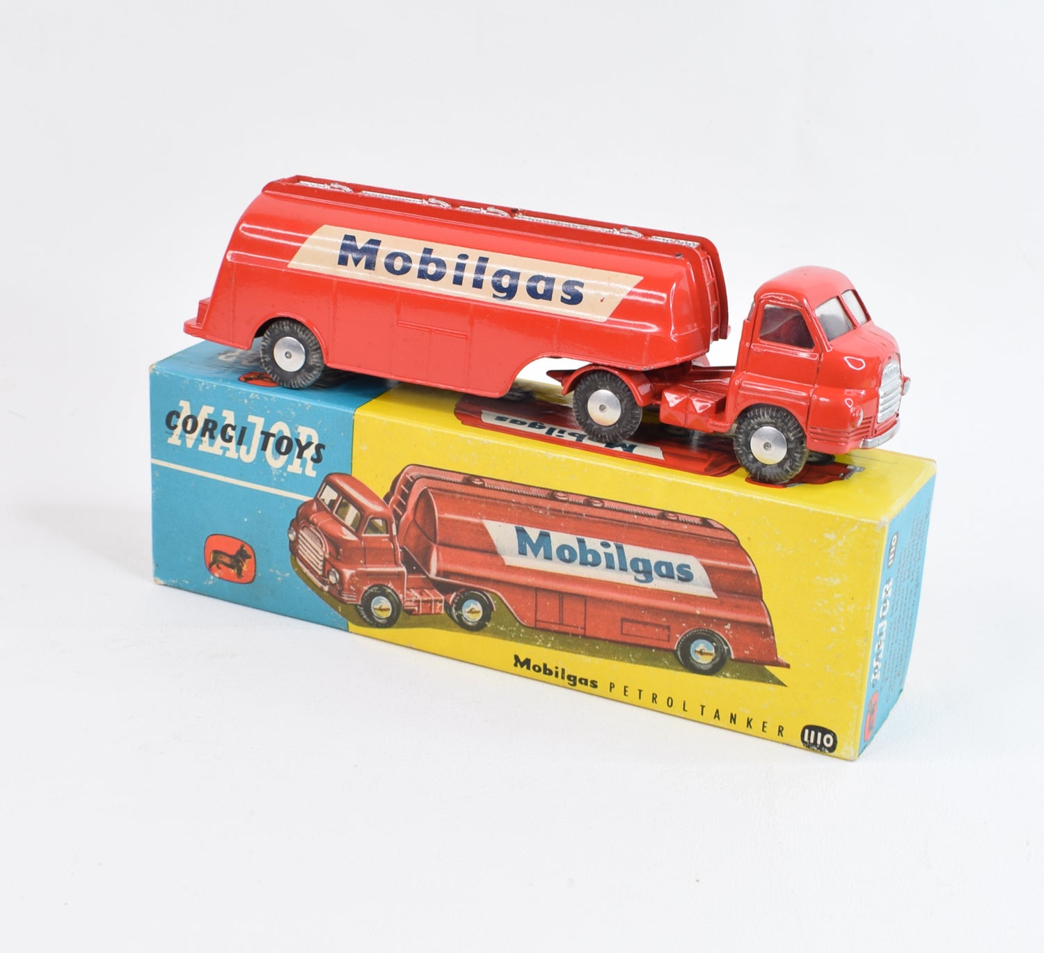 Corgi toys 1110 'Mobilgas' Tanker Virtually Mint/Nice box