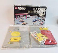 Corgi Junior 2003 Garage forecourt set