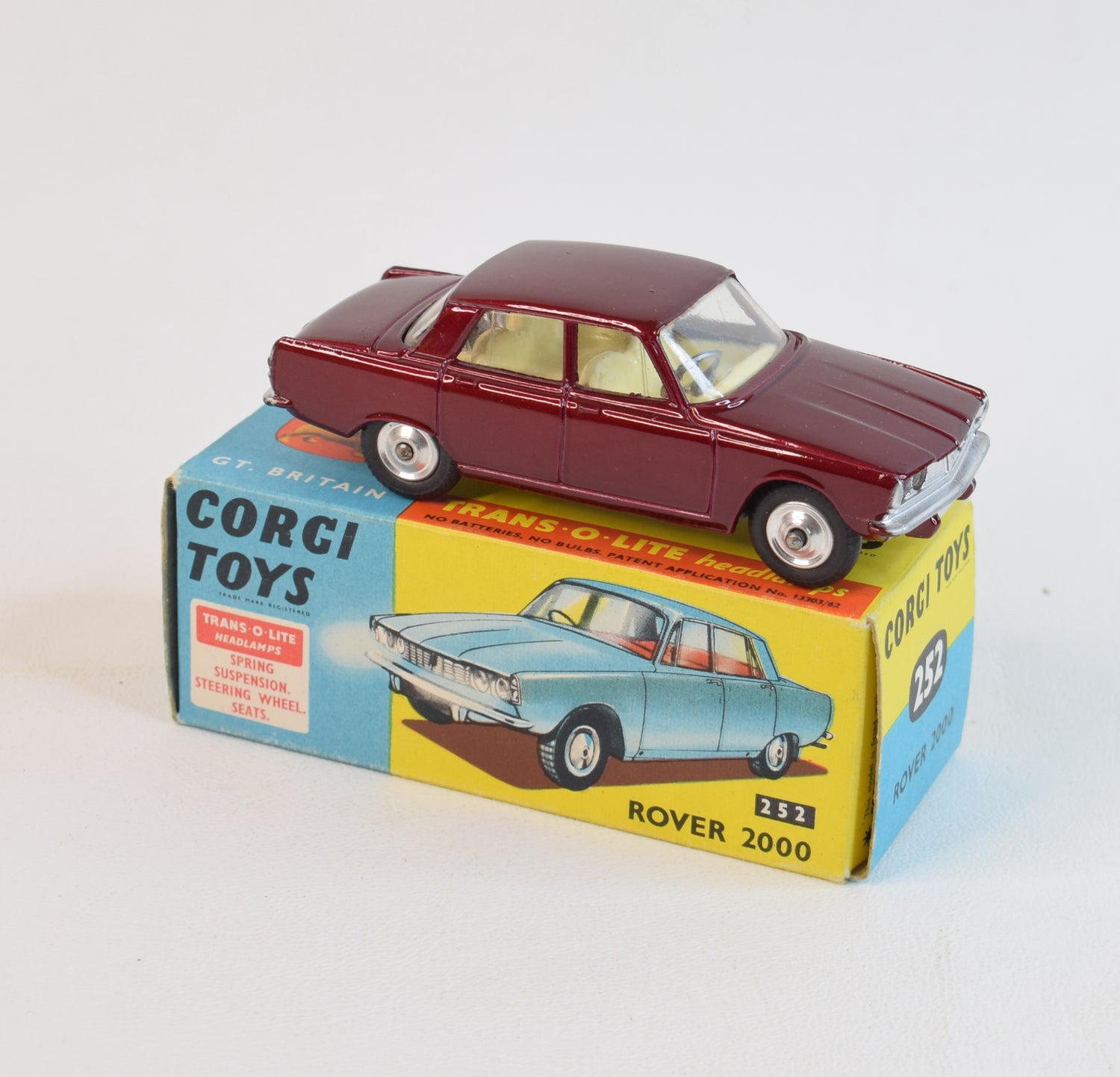 Corgi toys 252 Rover 2000 Virtually Mint/Nice box
