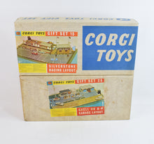 Corgi toys Gift set 15 Silverstone & Corgi toys gift set 25 Garage Shell/BP
