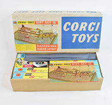 Corgi toys Gift set 15 Silverstone & Corgi toys gift set 25 Garage Shell/BP