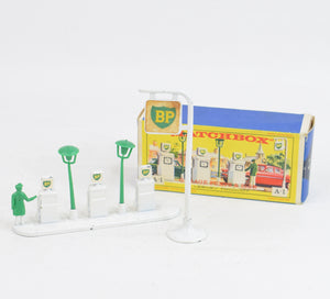 Matchbox Lesney A-1 Accessory pack garage pumps Very Near Mint/Boxed