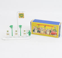 Matchbox Lesney A-1 Accessory pack garage pumps Very Near Mint/Boxed
