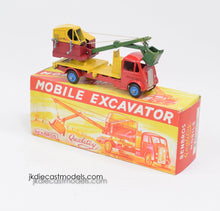 Benbros Qualitoy Sunderland Truck Mobile excavator Very Near Mint/Boxed 'Carlton Collection'