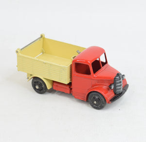 Dinky Toys 25m Bedford End Tipper Virtually Mint (black hubs)