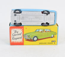 Corgi toys 238 Mark X Jaguar Virtually Mint/Nice box