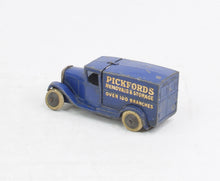 Dinky Toys 28b 'Pickfords' Type 1 Delivery