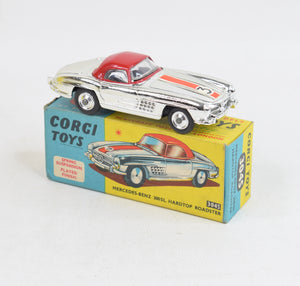 Corgi toys 304s Mercedes 300sl Virtually Mint/Nice box (Shaped hubs)