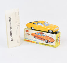 Dinky toys 352 Ed Straker’s Virtually Mint/Nice box (Unley)
