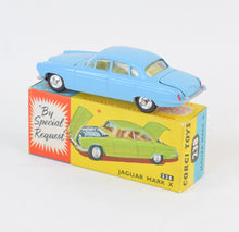 Corgi toys 238 Mark X Jaguar Virtually Mint/Nice box