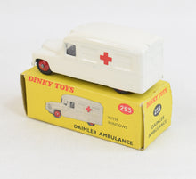 Dinky toys 253 Daimler Ambulance Virtually Mint/Nice box