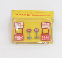 Dinky toys 778 Road repair warning signs Mint/Boxed