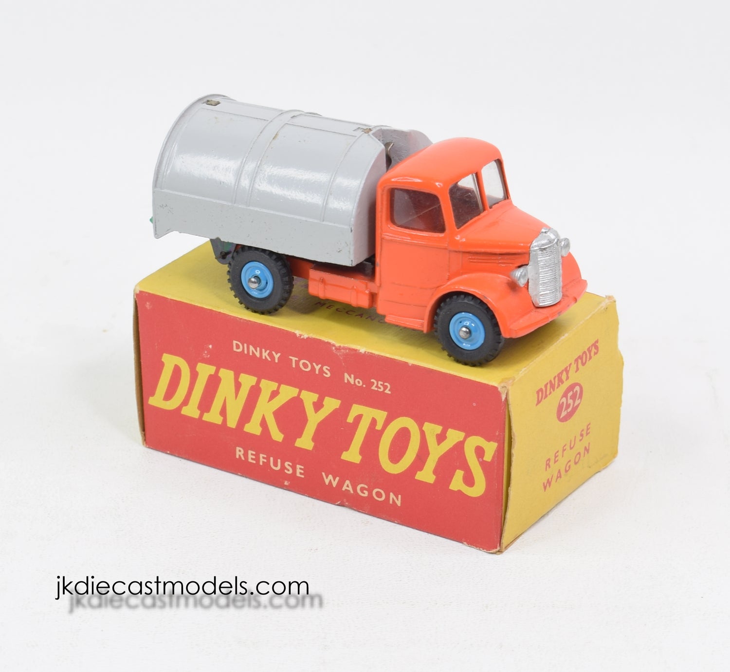 Dinky toys 252 Refuse Wagon Very Near Mint