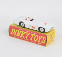 Dinky toys 237 Mercedes Benz Virtually Mint/Nice box (white driver)