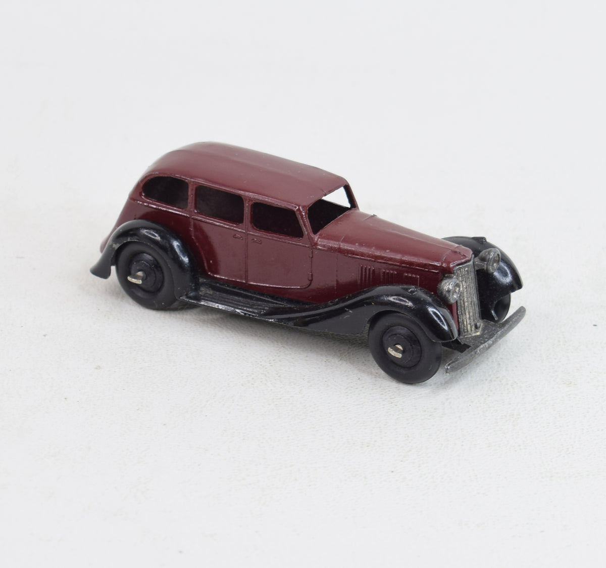Dinky Toys 36a Armstrong Siddeley Very near mint (maroon)