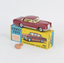 Corgi Toys 230 Mercedes 220se Virtually Mint/Nice box
