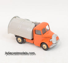 Dinky toys 252 Refuse Wagon Virtually Mint (Cream hubs)