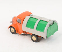 Dinky toys 252 Refuse Wagon Virtually Mint (Cream hubs)