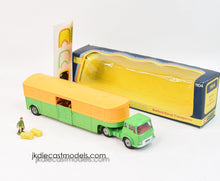 Corgi toy 1104 Bedford Horse Transporter 'Newmarket' Virtually Mint/Nice box