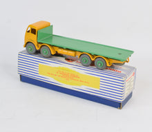 Dinky toys 902 Foden flat truck Virtually Mint/Nice box (H. Hudson Dobson)