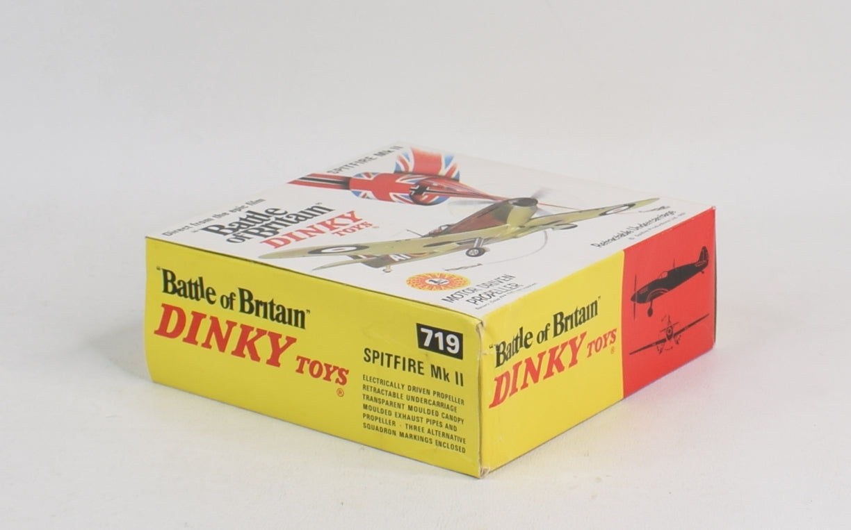 Modellino Dinky Spitfire N.719 Con Carrello Di Atterraggio Assemblabile E Verniciato 414278 Modellino Dinky Spitfire N.719 Con Carrello Di Atterraggio Assemblabile E Verniciato 414278